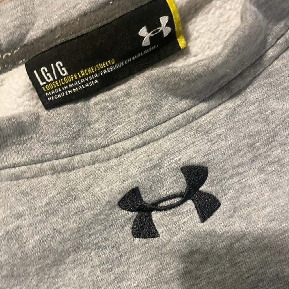 Size large under armor crew neck - Picture 2 of 2